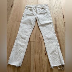 MOTHER denim Mid-Rise Dazzler crop fray in cream puff size 26
